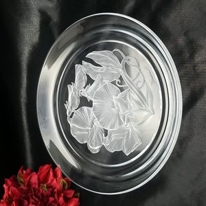 Hoya Crystal Sweet Pea Flower of the Month Plate